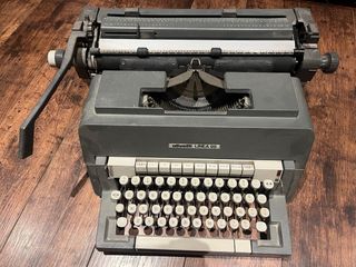 maquina de escribir Olivetti ENTREGA EN PERSONA
