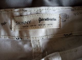 Pantalón vaquero Stradivarius blanco estampado XS