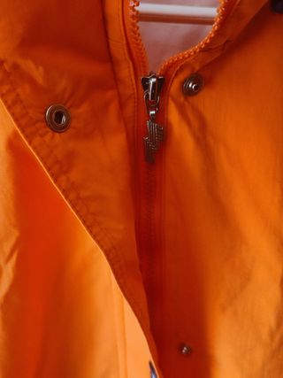 Chubasquero naranja "Mito sport ".
