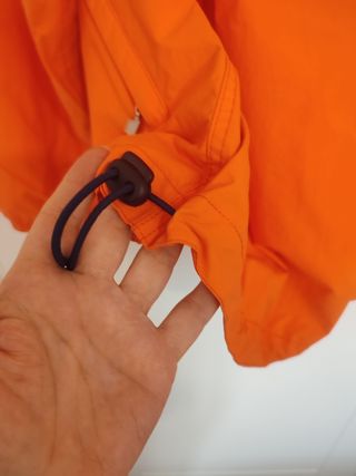 Chubasquero naranja "Mito sport ".