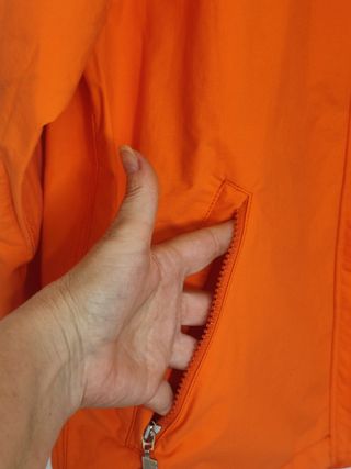 Chubasquero naranja "Mito sport ".