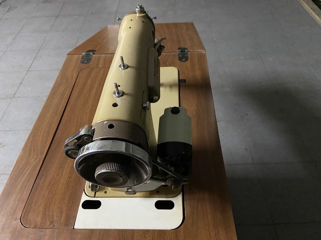 Maquina de coser Alfa