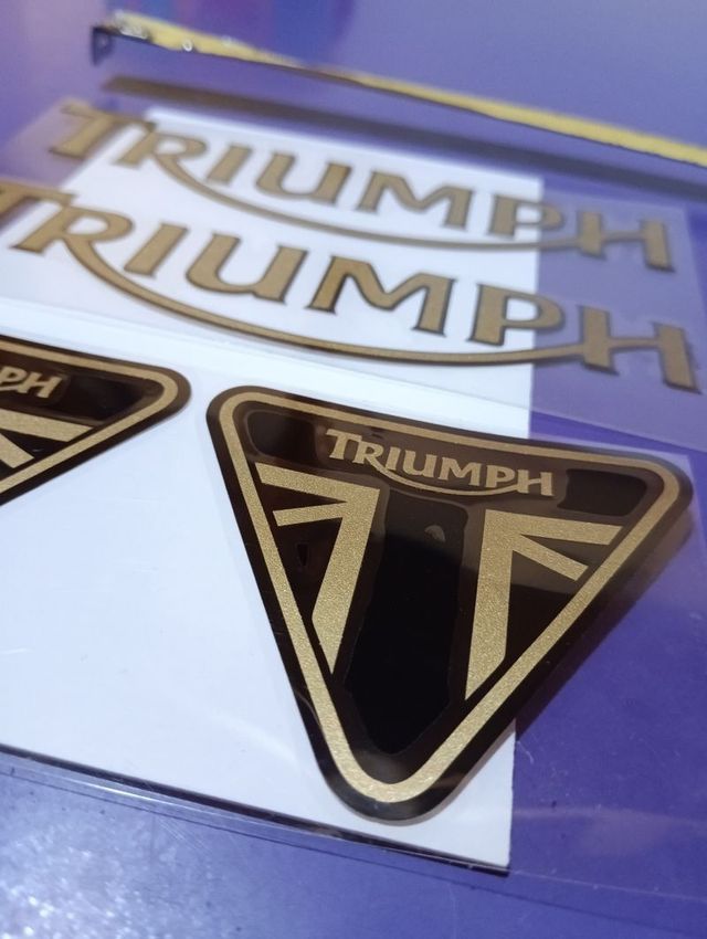 KIT VINILO Dorado TRIUMPH