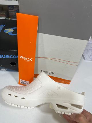 zueco Wock laboral blanco talla 39