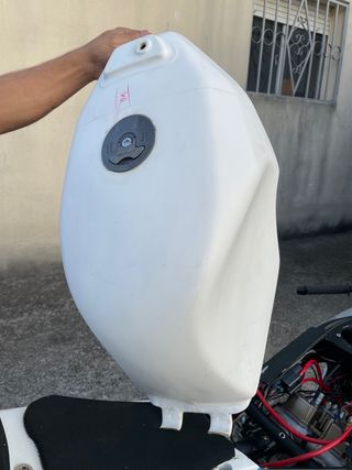 Tanque Suzuki RG500 / RG400 de fibra