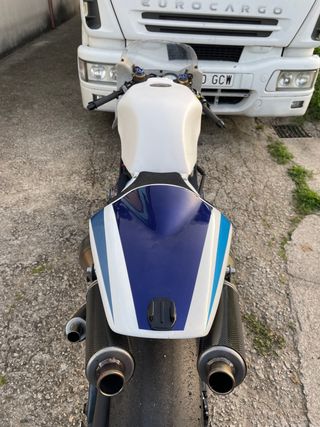 Tanque Suzuki RG500 / RG400 de fibra