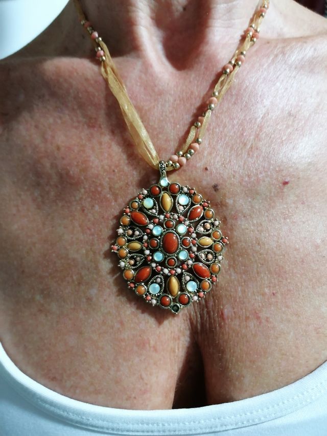 Gargantilla con colgante