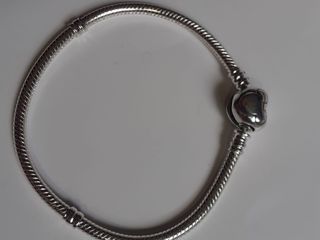 PANDORA FORMA DE CORAZÓN.