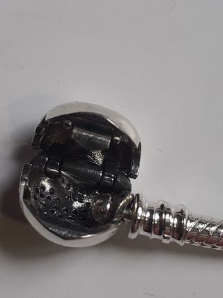 PANDORA FORMA DE CORAZÓN.