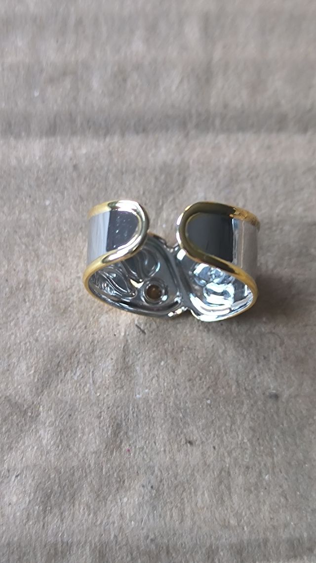 Sortija plata baño de oro, rodio y esmalte