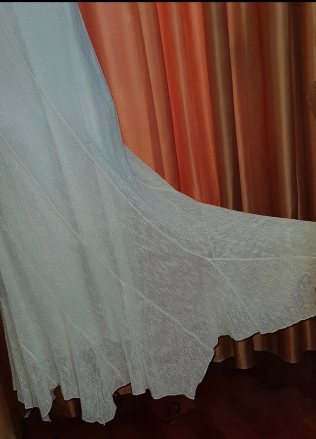 Vestido con bajo picos, de Claudie Noell