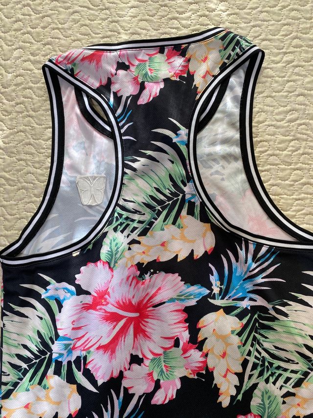 camiseta flores tirantes talla M