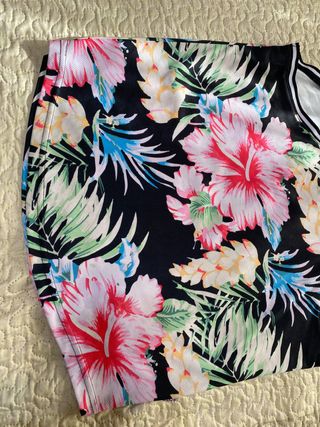 camiseta flores tirantes talla M