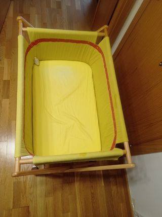 Minicuna verde y roja