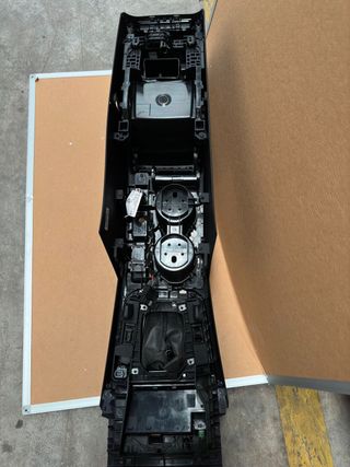 Consola central Volkswagen Passat B8