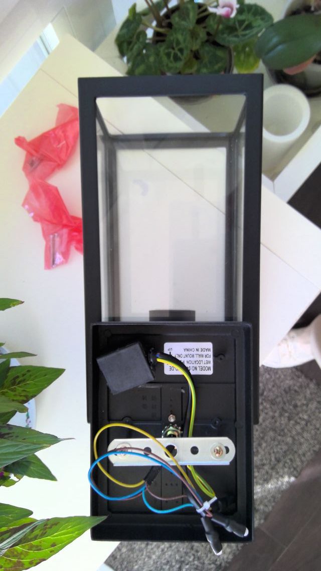 LAMPARA EXTERIOR "NYQU" /SENSOR MOVIMIENTO / NEGRO