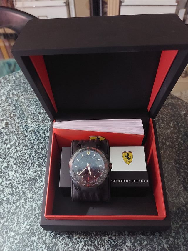 Reloj Ferrari original sin estrenar