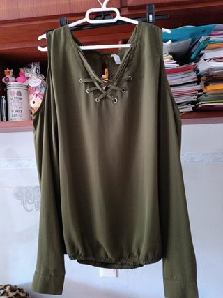 Blusa de hombros abiertos
