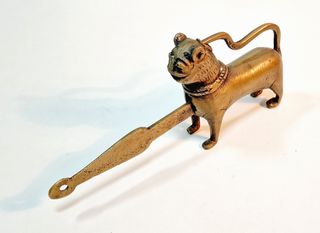 Candado antiguo de bronce de forma animal. India