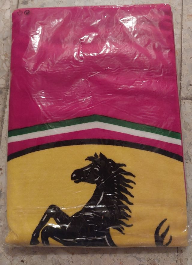 Pack de cosas Ferrari originales