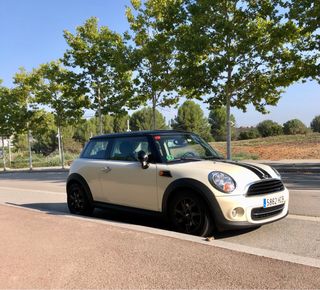 MINI Cooper 2011