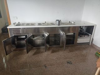 Nevera con parte superior para ingredientes