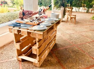 Tavoli pallet per eventi e giardino