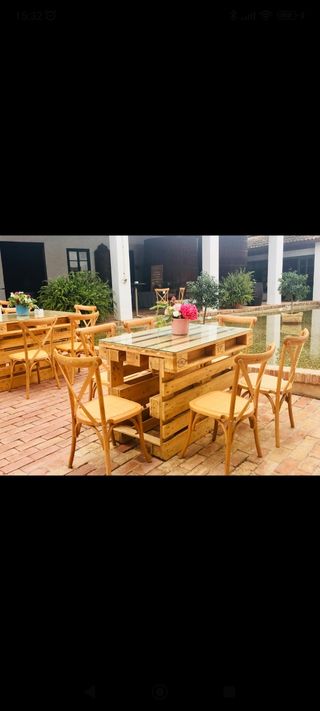 Tavoli pallet per eventi e giardino