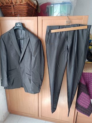 Traje gris Perla