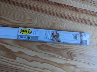 Tende plissettate, finestre, porte, livello del pavimento