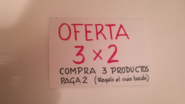 Caja de Moschino vacia
