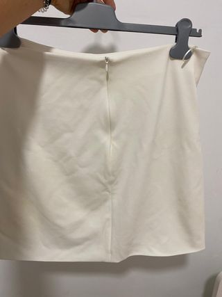 FALDA BLANCA CORTA