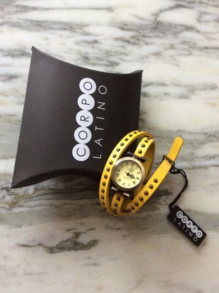 RELOJ DE PULSERA . MARCA CORPO LATINO . NUEVO 