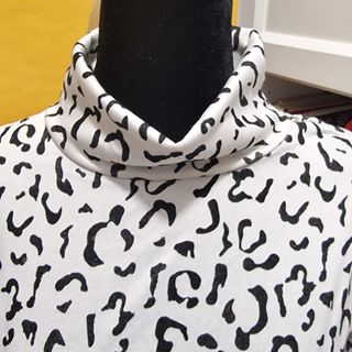 Top estampado cuello vuelto LiLai TallaM