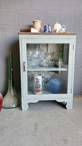 Antigua vitrina francesa