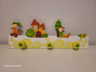 Perchero habitación niño