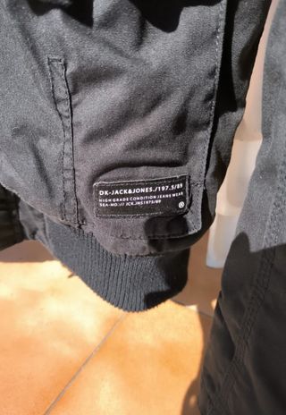 Chaqueta negra Jack & Jones. Talla M. Nueva. 