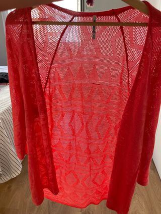 chaqueta rosa de Stradiuvarius
