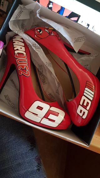 Zapatos pintados a mano