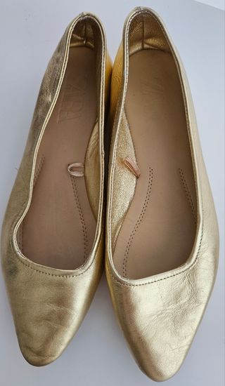 Bailarina dorada de Zara