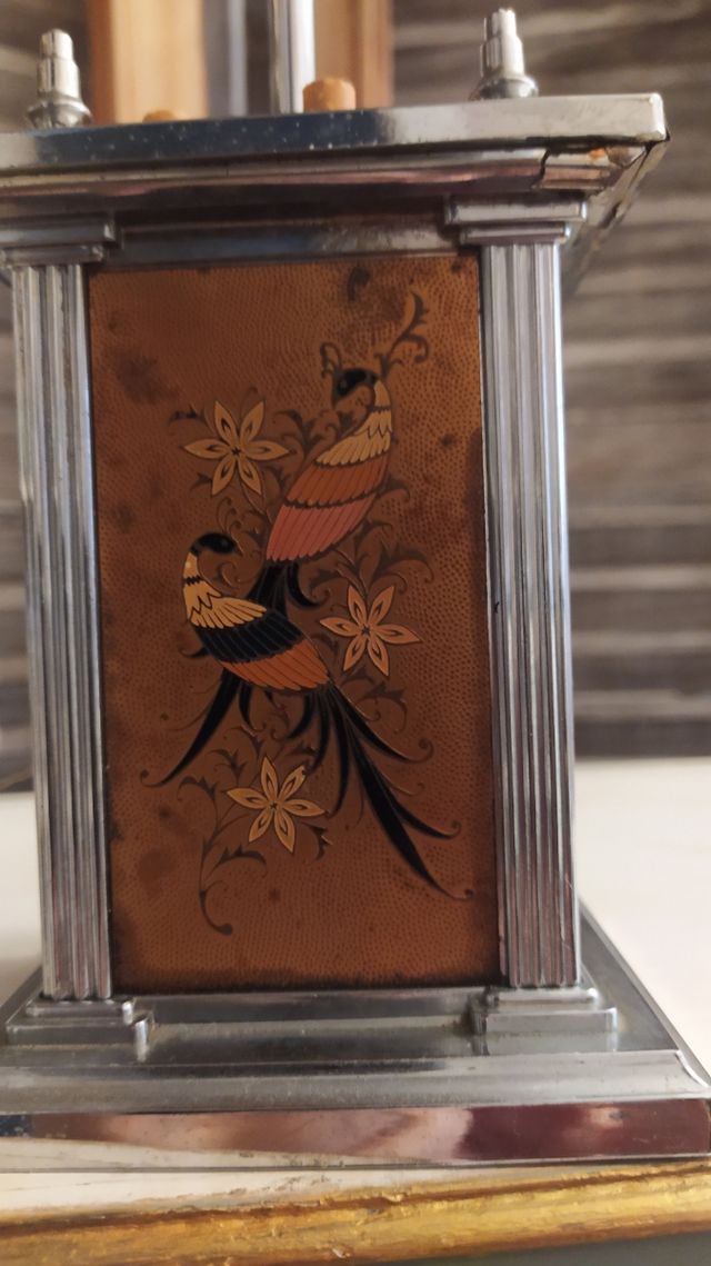 HOY Cigarrera con música años 60-70