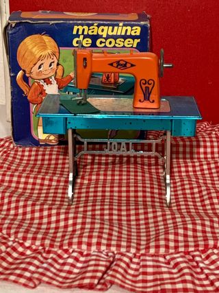 Juguete Vintage.Maquina de coser JOAL.