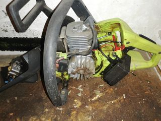 Motosierra wood shark