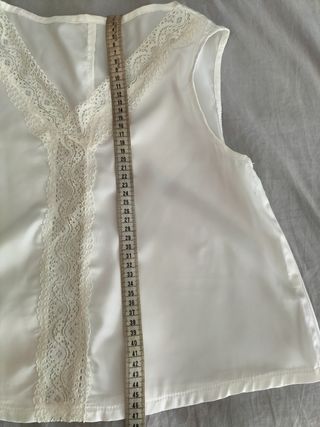 Blusa blanca con encaje