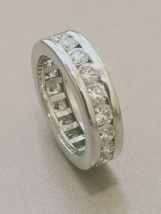 Anillo oro blanco con diamantes 