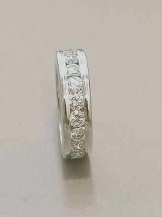 Anillo oro blanco con diamantes 