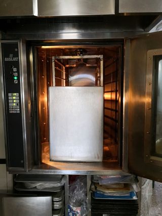 Horno eléctrico giratorio
