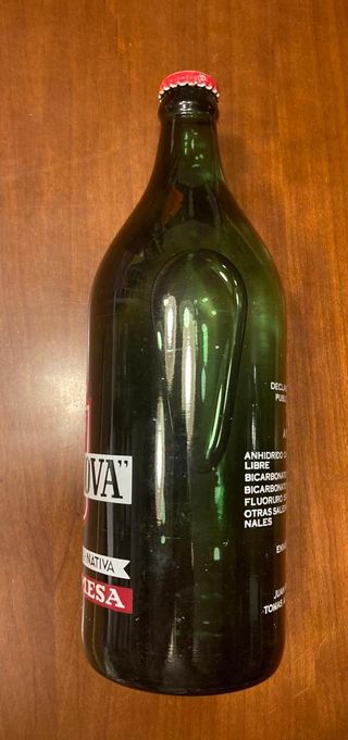 Botella antigua Fontenova con chapa
