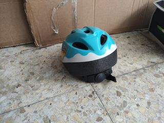 Casco bici y patines 