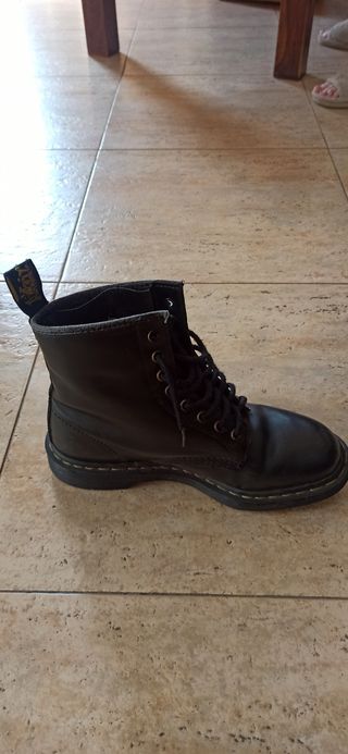 Botas dr Martens. Costaron 209€.